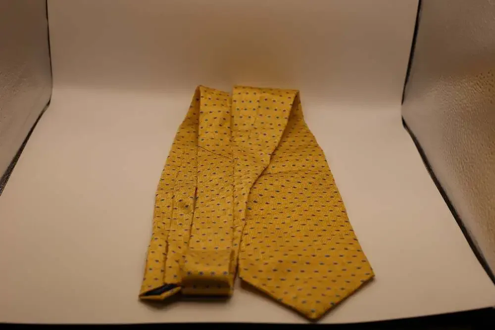 Savile Row Men's Gold and Blue Geometric Pattern 100% Silk Necktie